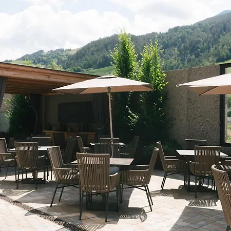 Weingut & Genusshotel Spitalerhof Superior-2